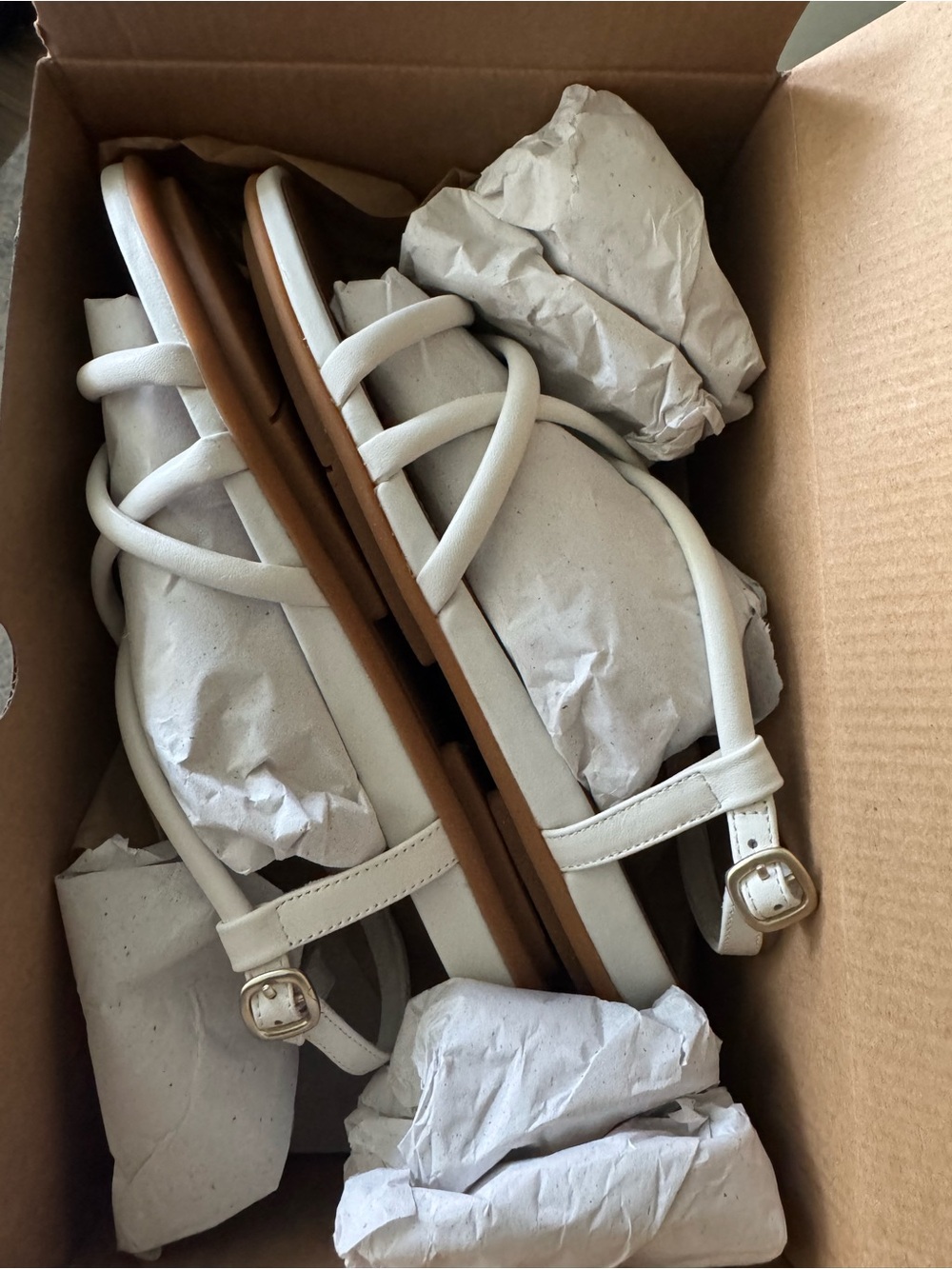 Fitflop Gracie White Strappy Flat Sandals - Women's - Picture 2 of 7